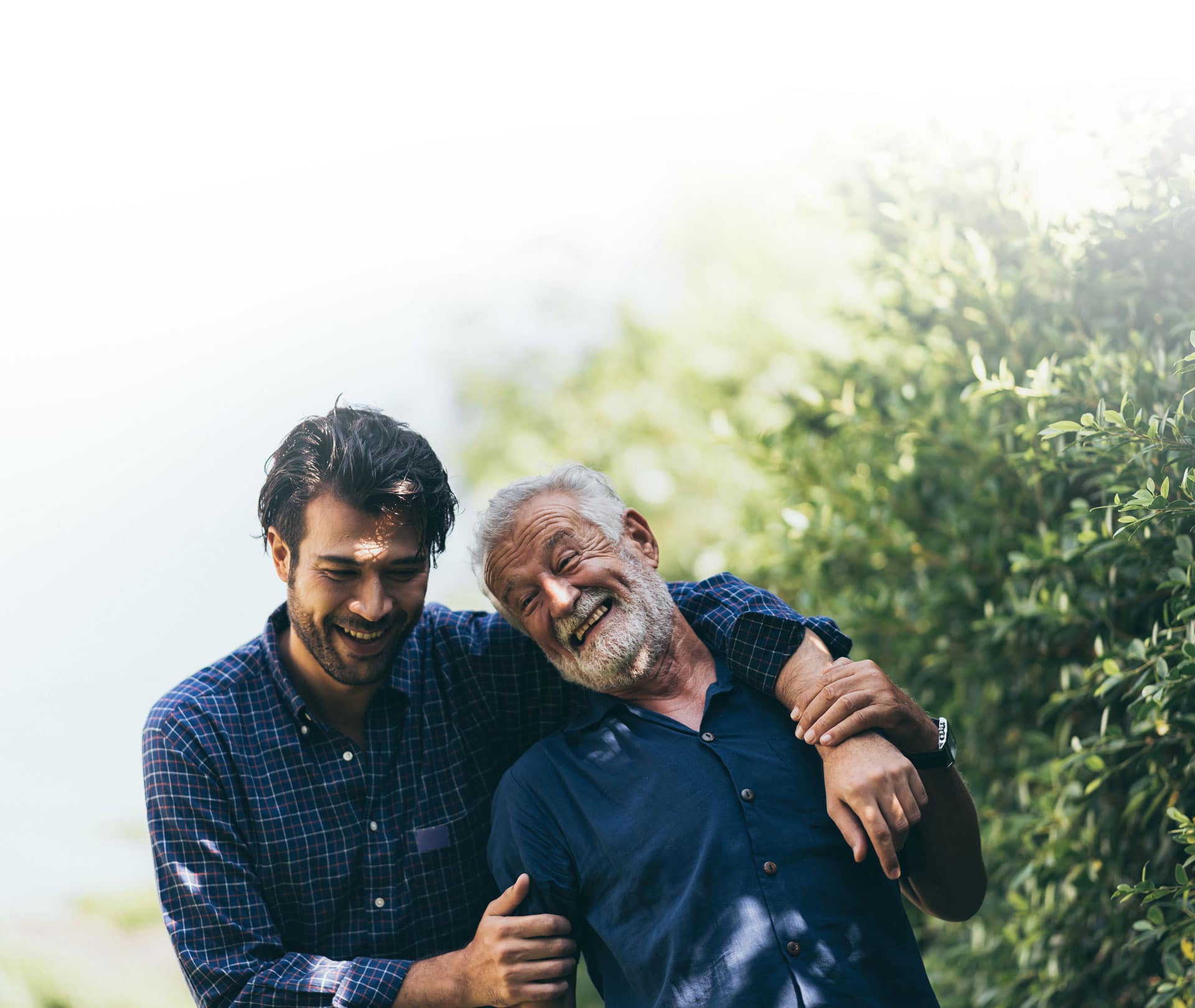 Les P'tits Nids - Deux hommes - Père - Fils Joie de vivre